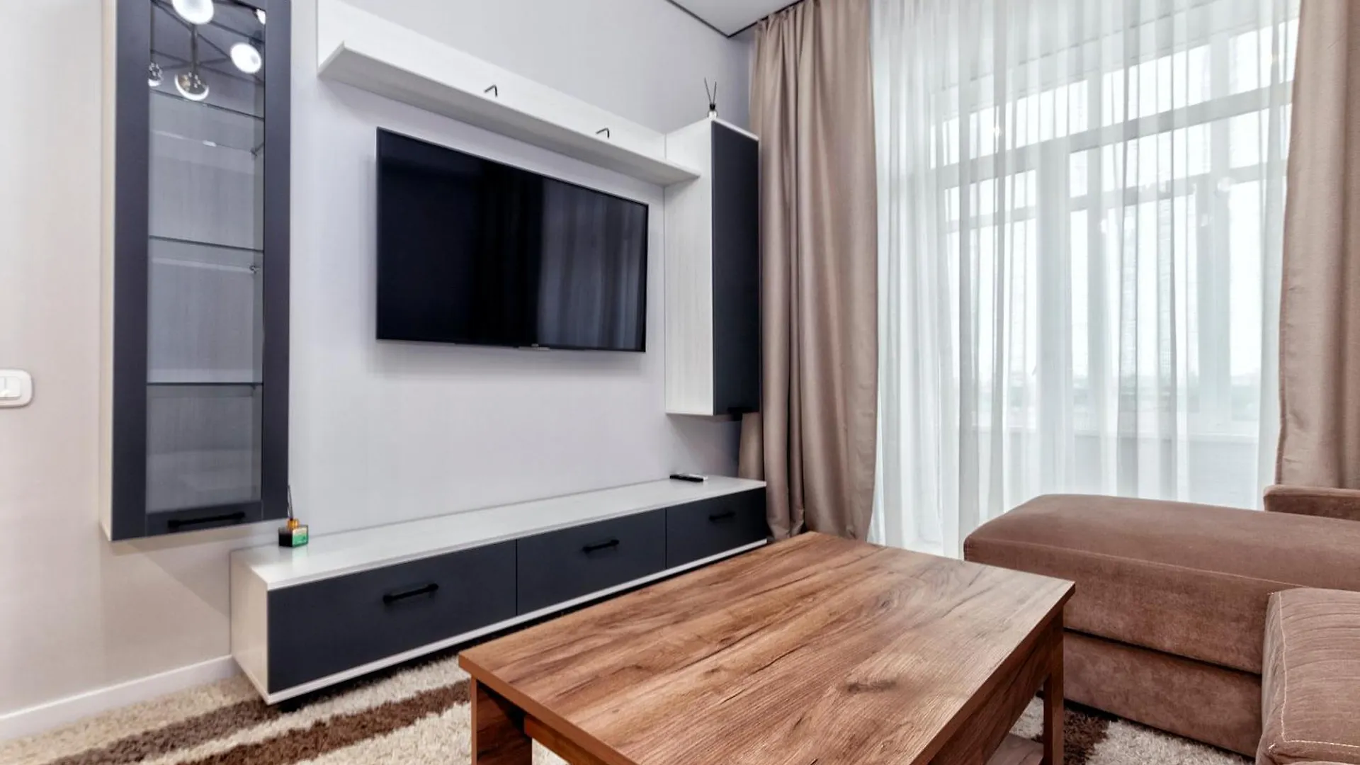 2-Комнатная Квартира С Видом На Набережную, Жк Абай Жолы Astana Appartement